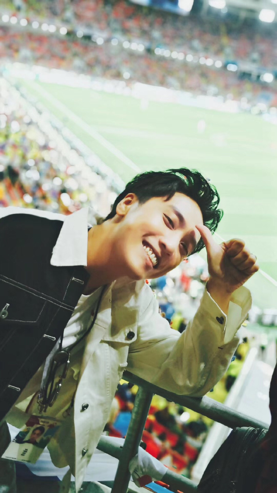 陈乐基帅气亮相世界杯 变身球迷为英格兰队疯狂打call|陈乐基|英格兰