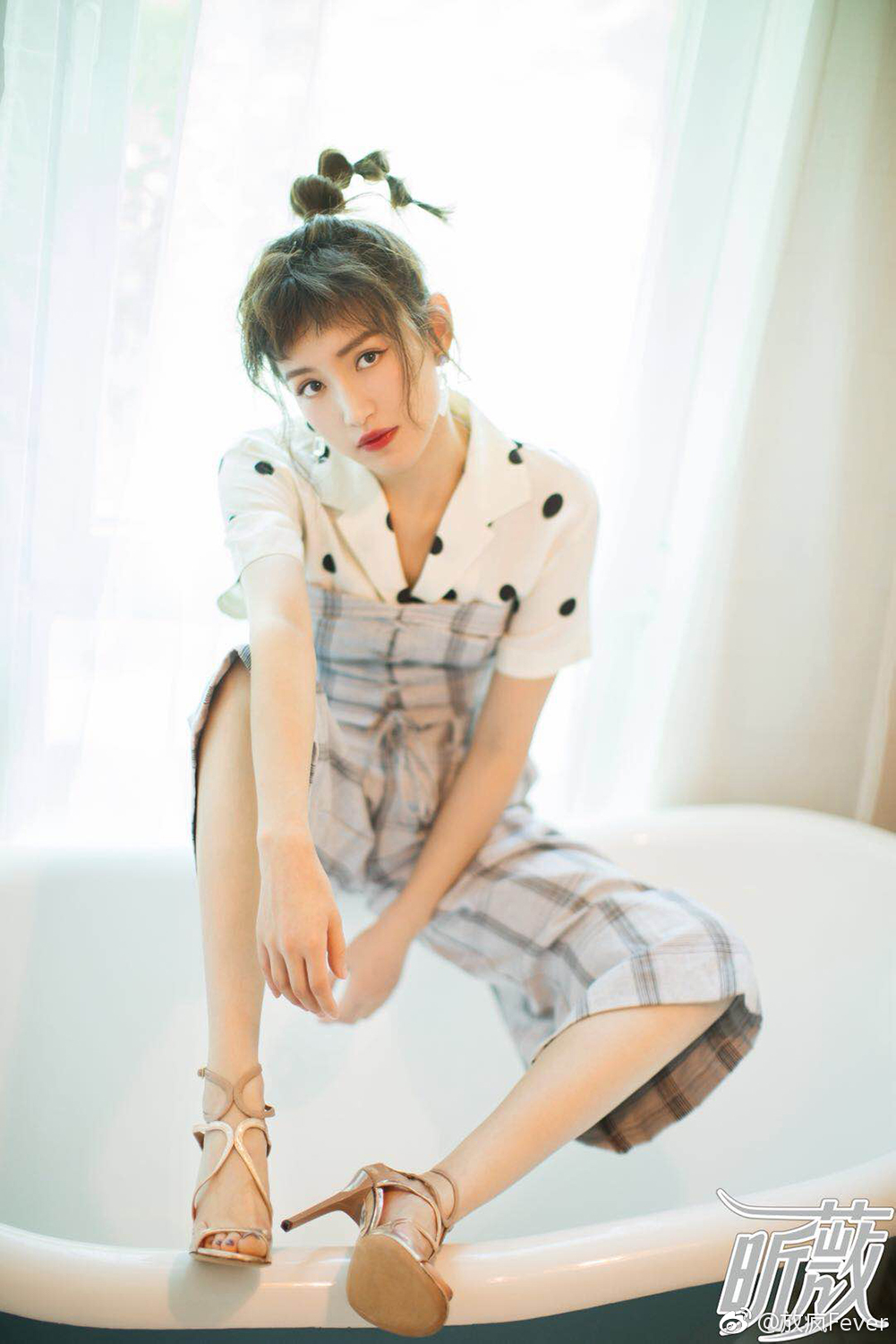 演员苏青曝少女力杂志大片各种look随意切换