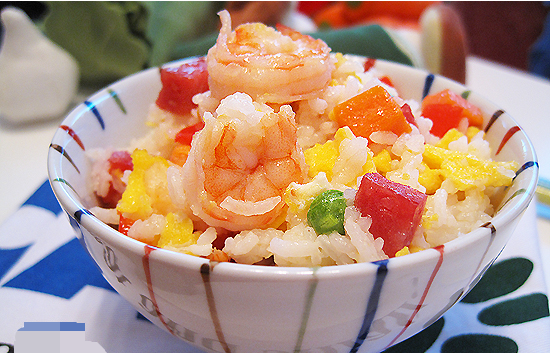 妈妈饭 冰箱存货攒出一碗经典家常饭——【虾仁碎金饭】