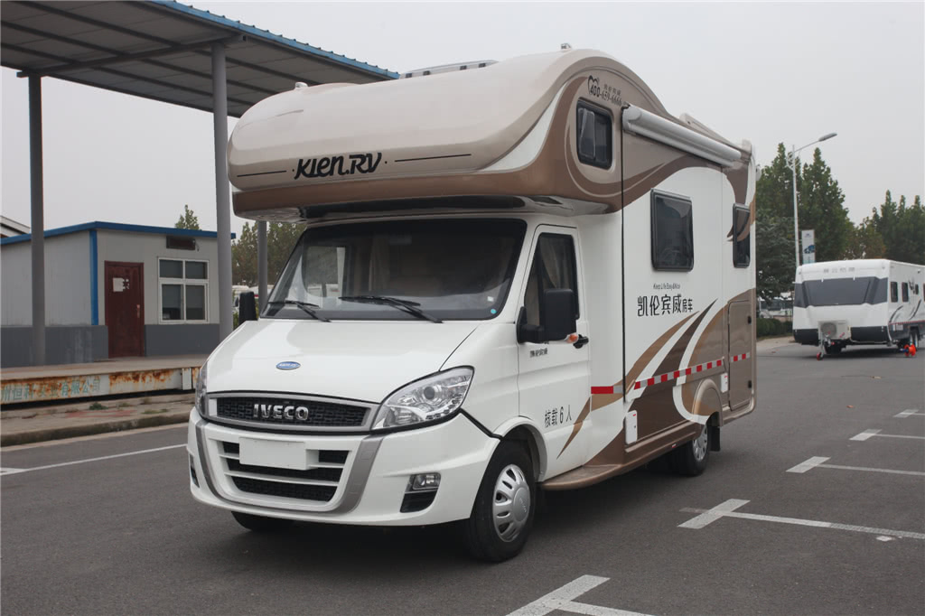 来自意大利的骄傲——凯伦宾威依维柯旅居房车,太美了.