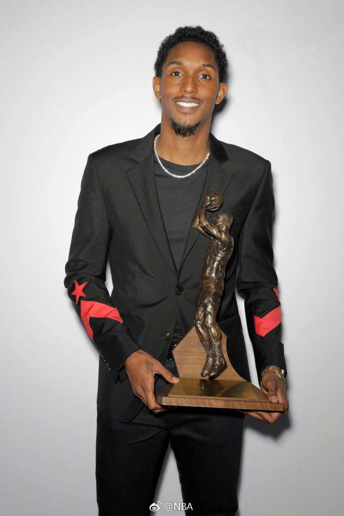 nba颁奖典礼获奖者定妆照, 哈登放飞自我, 凯西教练表示不尴尬