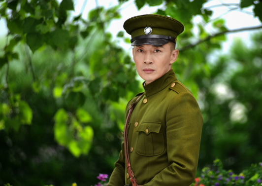 《猎金行动》开播 曹磊演绎多面军官乔晋引期待