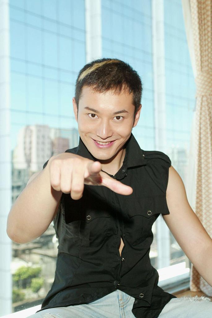 《还珠3》无滤镜旧照曝光 被黄晓明的眼神撩死了!