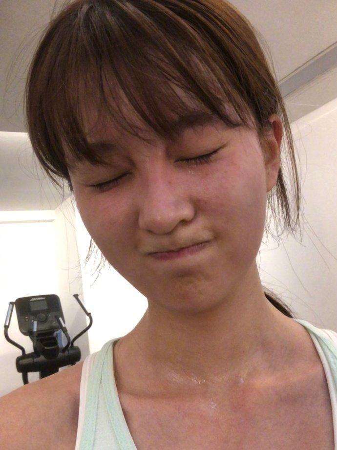 乔欣为角色狂健身,脸部斑点多状态差,撇嘴晒素颜照求瘦脸方法