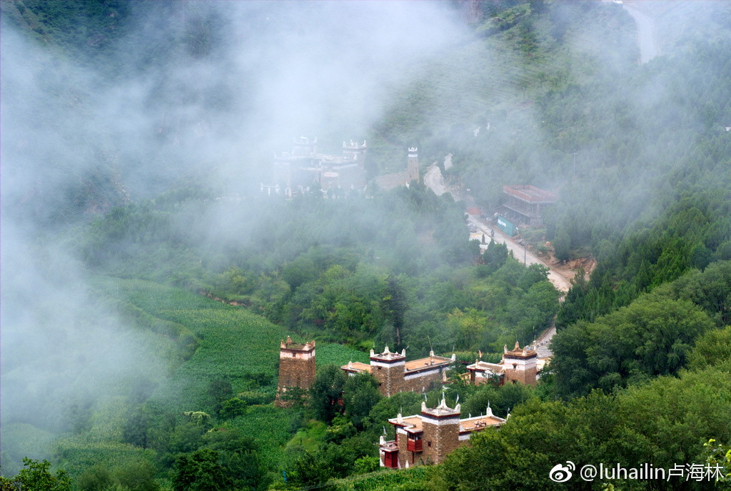 走进美人谷丹巴东女国的古碉藏寨与时空交错一切如梦如幻