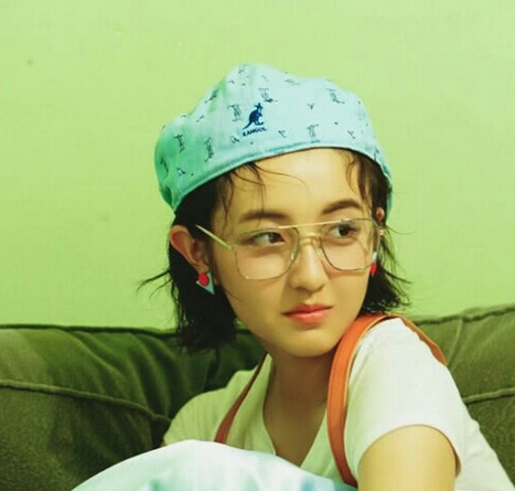 张子枫吴宣仪同戴耳钉一甜一咸都败给了杨超越的石榴坠