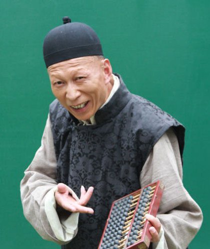 曾是赵薇的同学,长太丑坐出租车拒载,迎娶娇妻相爱二十年