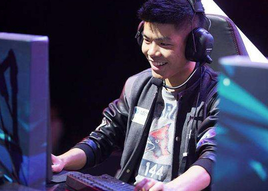 gogoing被玩家们称为ad之神的男人.