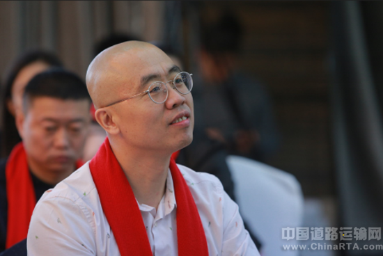 创新型旅游交通运输组织,后者是丝路彩虹集团,更是引路人沈海东的情怀