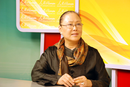 是《姨妈的后现代生活》中吝啬虚荣的姨妈叶如棠.