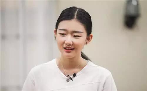 一年级里深受争议的袁雨萱如今的大老板是杨幂