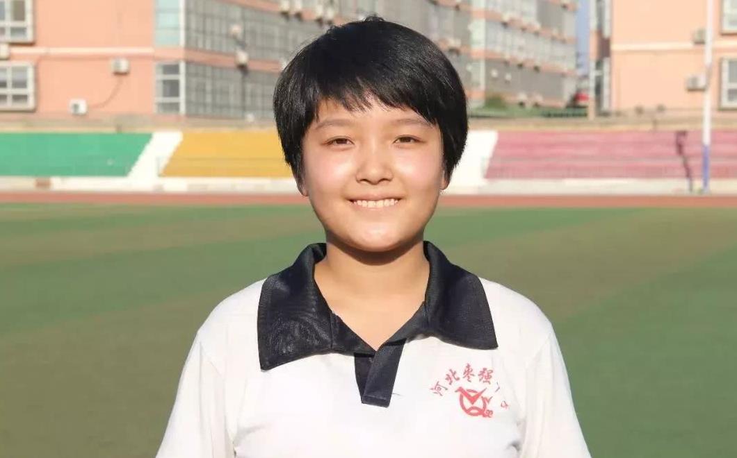 今年高考考了707分,毕业于河北枣强中学.