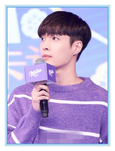 厉害了张艺兴!紫色毛衣穿的比江疏影还秀气,这颜值鹿晗都比不上