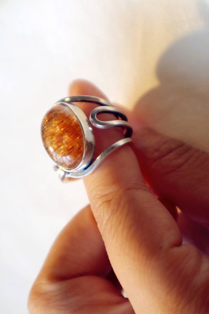 铜发晶手链的功效与作用是什么?