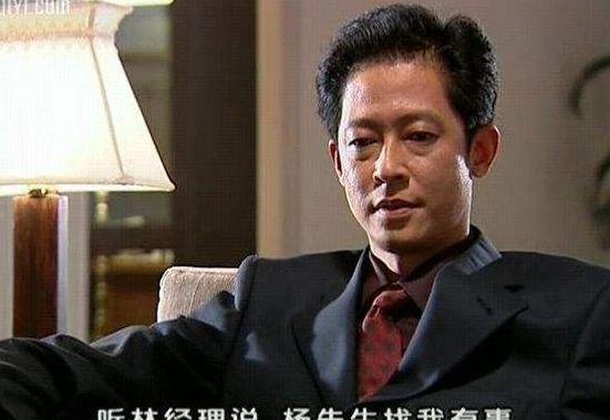 经典刑侦剧:第一部黄渤跑龙套,第二部王志文封