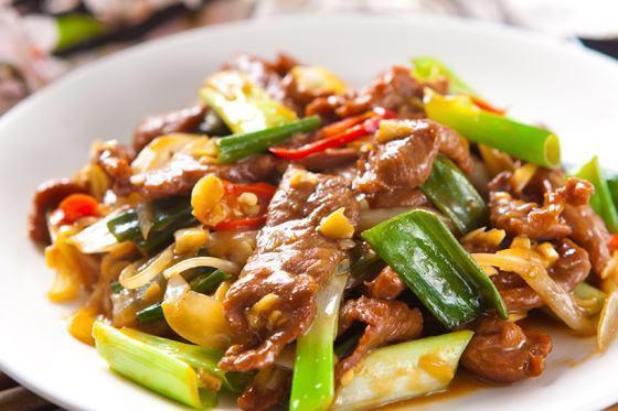 2步做出超好吃的葱爆牛肉, 葱香味浓肉嫩, 好吃又健康!