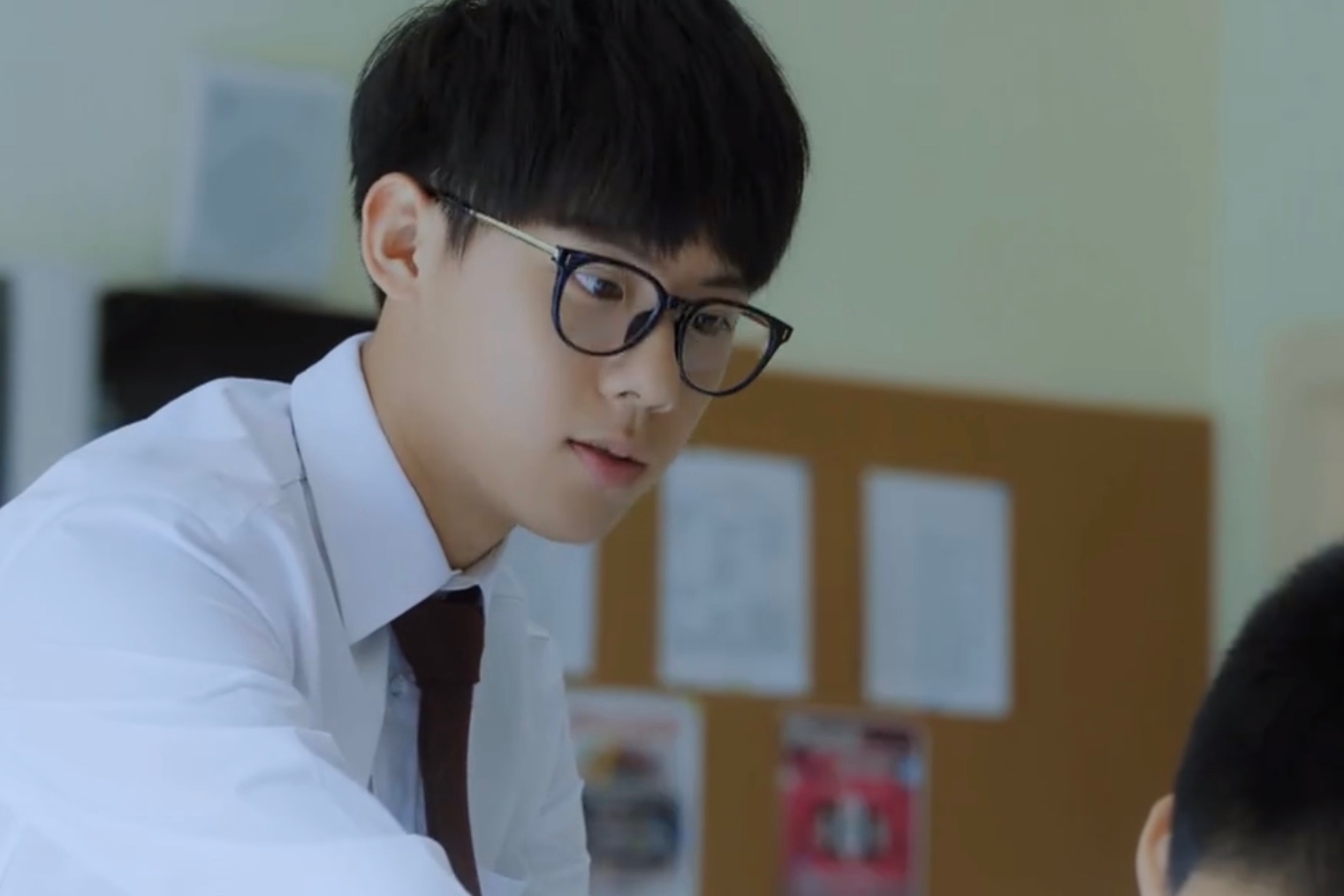 周奇老男孩演技备受好评孝顺周洲惨遭排挤惹人怜