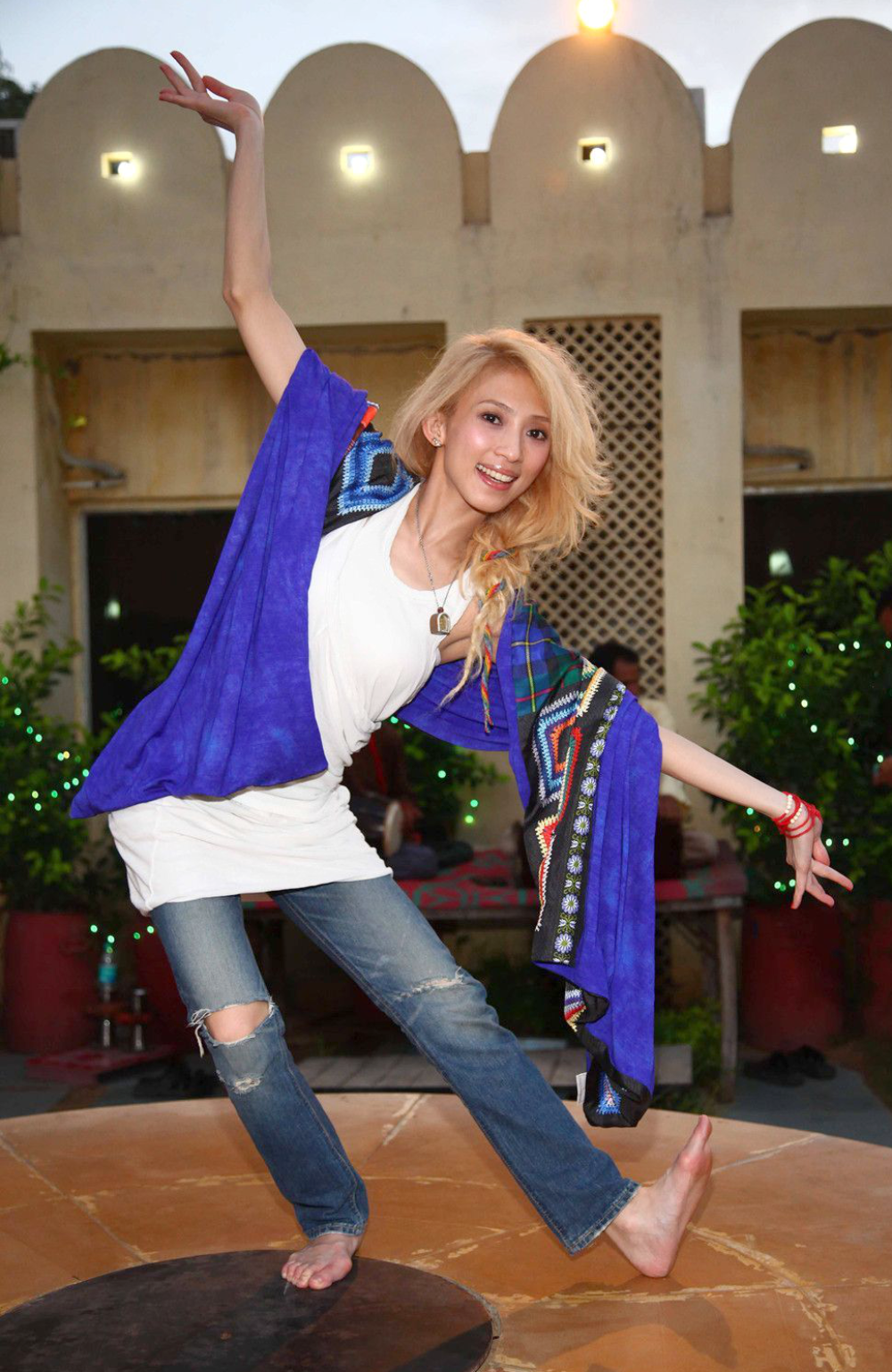 戴佩妮颜值高身材好,你是喜欢她的歌还是喜欢她的美?