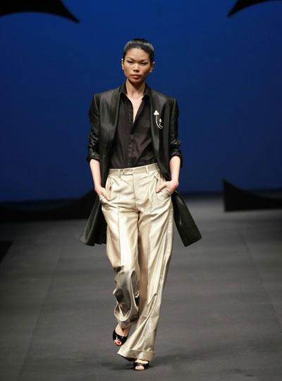 长得丑也能当超模,配上法国老公基因,如今6岁混血儿子长相随她|吕燕