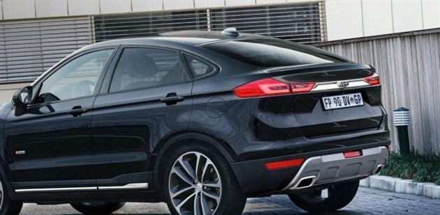 并不清楚新车的内饰造型,不过可以猜测其内饰或将采用与一旁的吉利kc