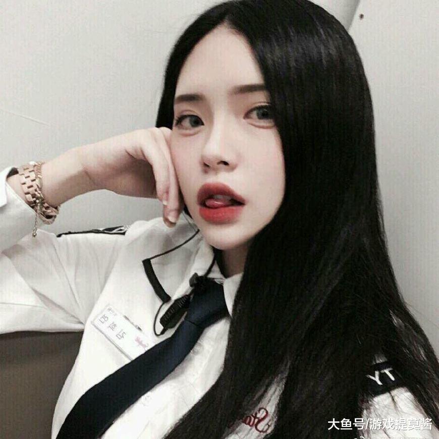 英雄联盟: mystic老婆照片流出, 身材火辣, 魅力十足!