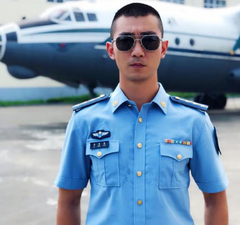 办理生育保险,住院分娩《规定》明确:提倡和鼓励晚婚,男军人25