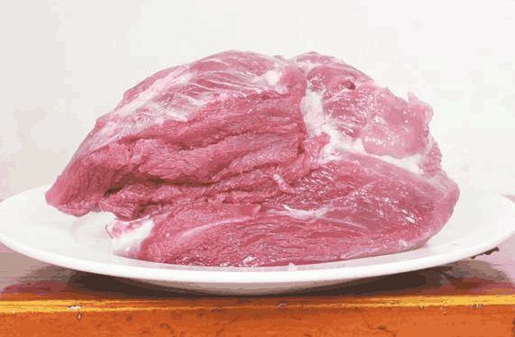 猪身上最香的一块肉,一头猪上只有五六斤,要不是过年都吃不上!