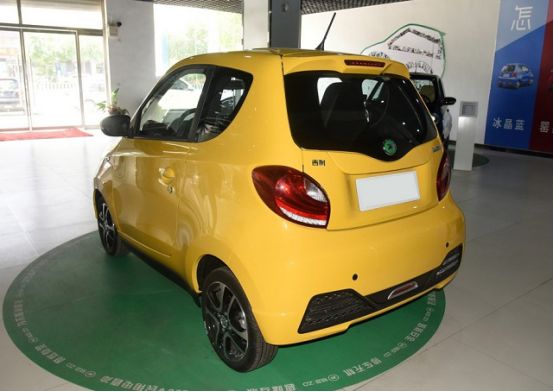 续航升级至255公里,众泰云100plus成6万元纯电动车最合适的选择