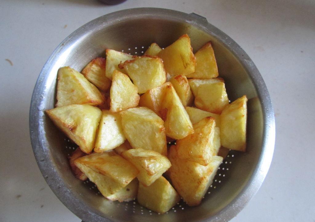 油煎土豆的做法(油煎土豆的做法视频)