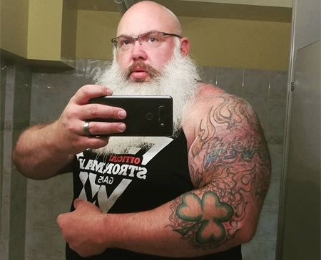 白胡子大叔363斤谁能想到他却是健身房力量巨兽