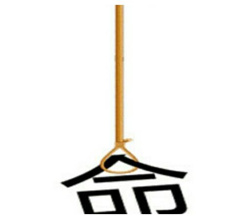 大哥,你可长点心吧,把拖把放这里不怕领导看见吗