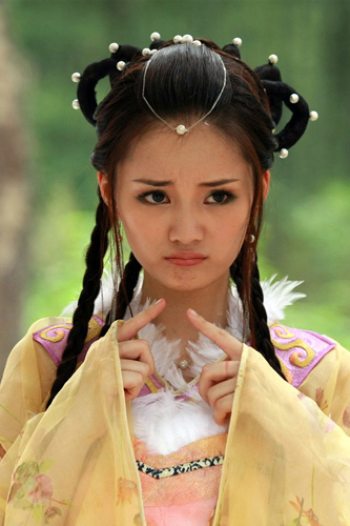 他本应比郑爽还红,因父亲破产后去深造,如今却沦为十八线小演员