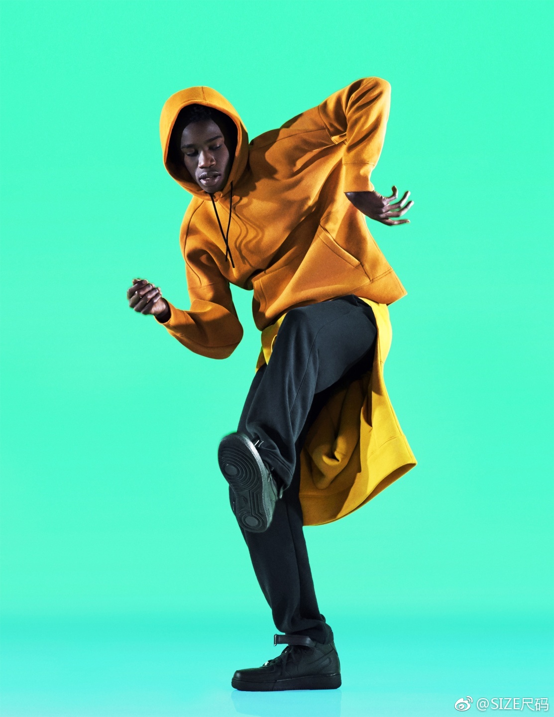 nike sportswear 2018年春季精选鞋款与服装搭配型录,重塑耐克经典