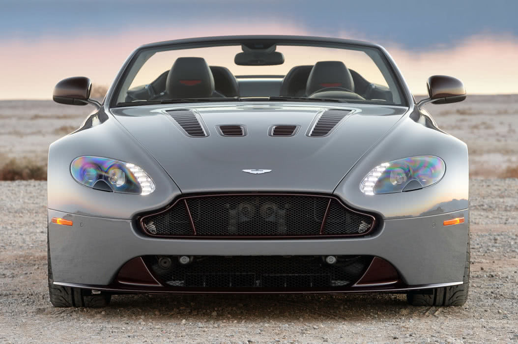 阿斯顿马丁v12 vantage s,敞篷车中最优雅的跑车!