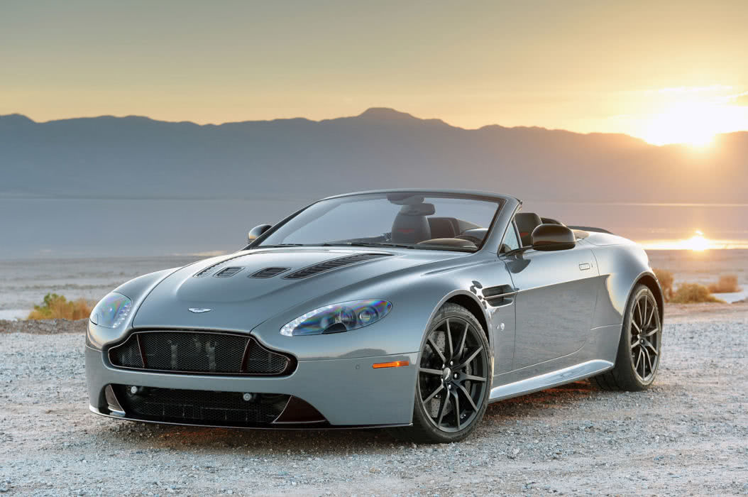 阿斯顿马丁v12 vantage s,敞篷车中最优雅的跑车!