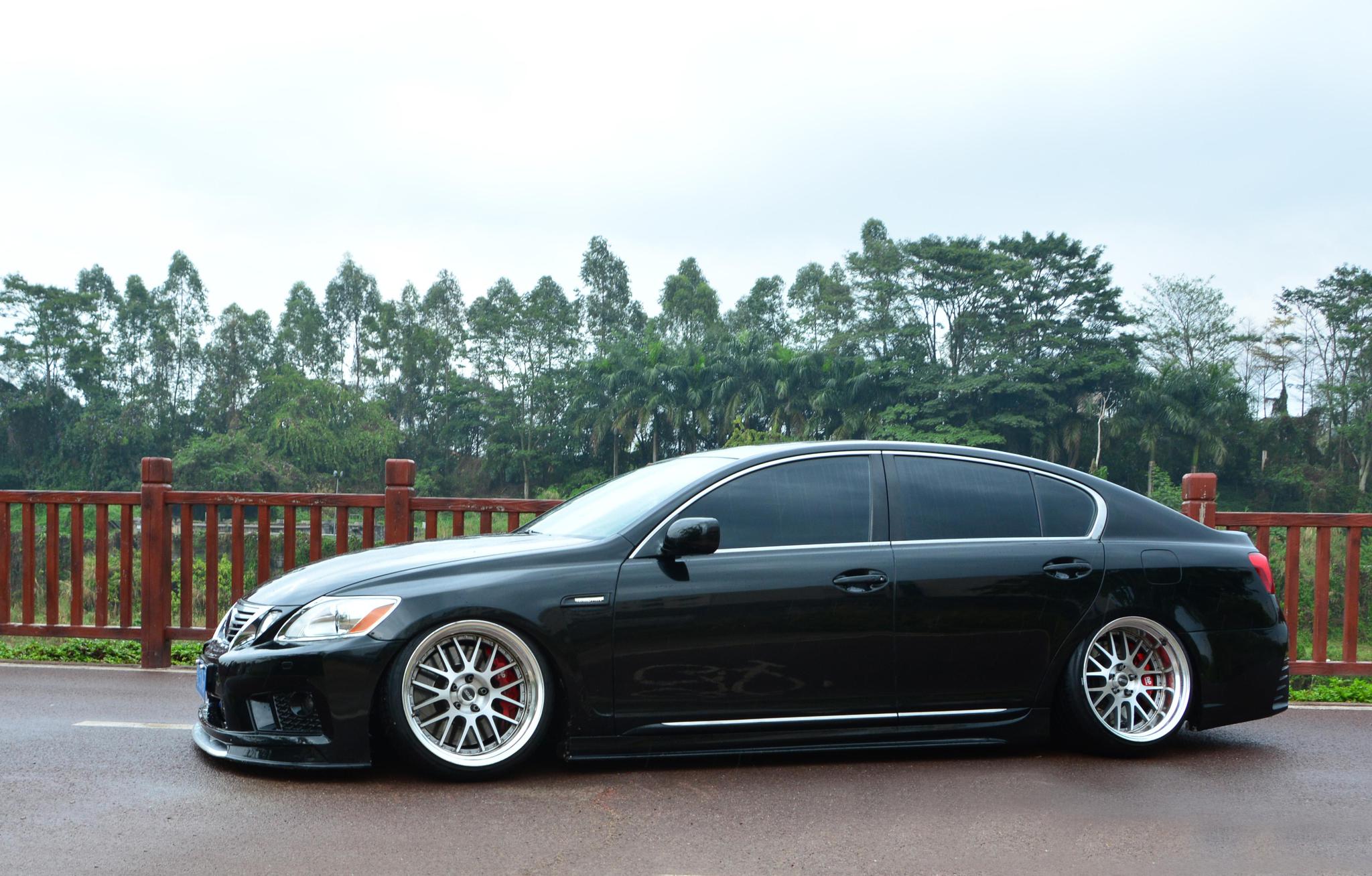 雷克萨斯gs300改装低趴姿态这绝对是内外兼修的顶级作品