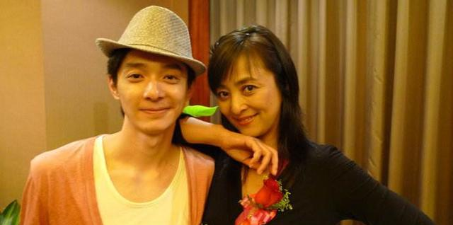 因为李勤勤的思想比较独特,所以她在20岁的时候就嫁给了一位日本人