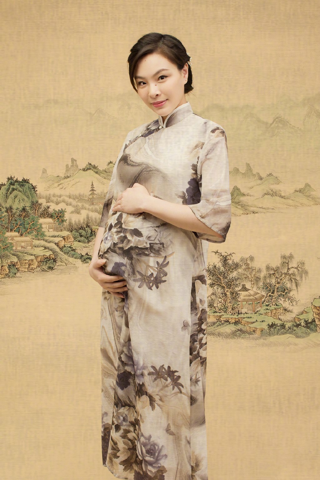 奥运会冠军吴敏霞大方晒孕肚,风采依旧