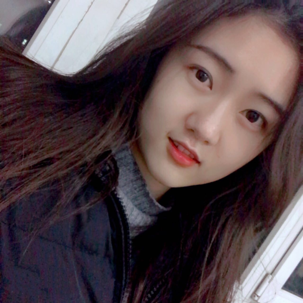 姓名:赵婧伊 学校:辽宁大学 专业:播音主持 年龄:19岁 身高