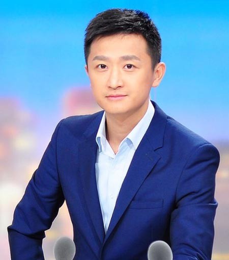 中央电视台财经频道主持人:周运