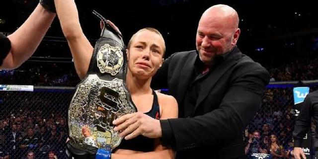 UFC女子冠军因嘴炮砸车事件精神崩溃,原来与