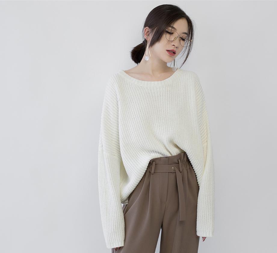 懒女人只要一招宽松毛衣随意搭配温暖出街