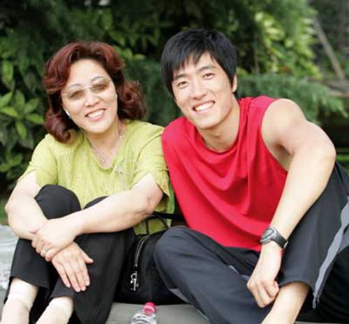 中国体坛十大星妈:孙杨母亲脾气最火爆,姚明母亲烧得一手好菜|刘亚男