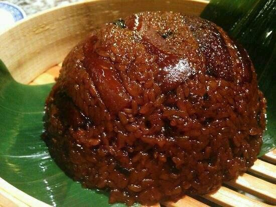 糯米扣肉,五花肉,糯米,汁鲜味美,肥而不腻,是老少咸宜的美食
