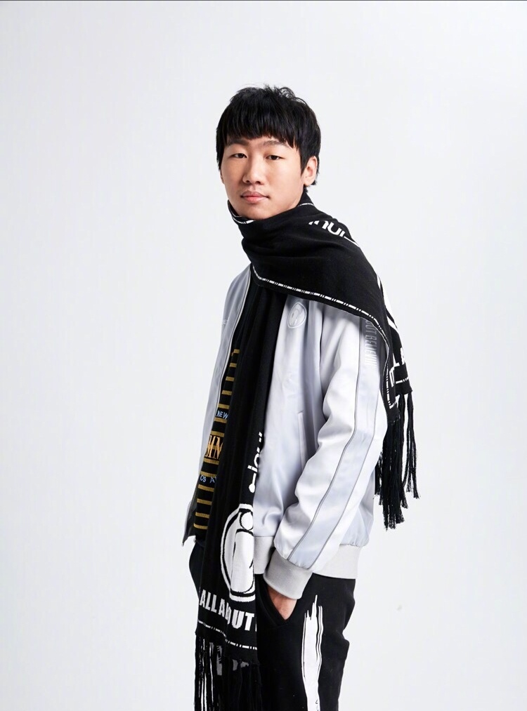 ig宁王疑似出轨?网友:这是要晋升lpl辈分当劈男啊