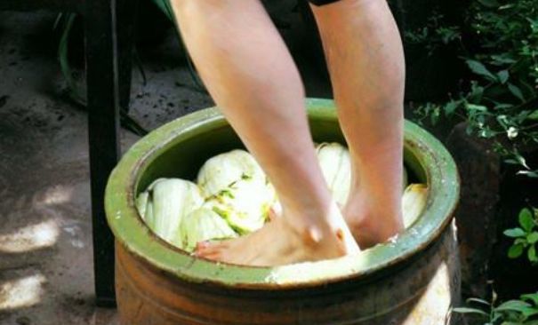 4种用"脚踩"出来的美食,我赌100袋辣条,第三种你吃过!