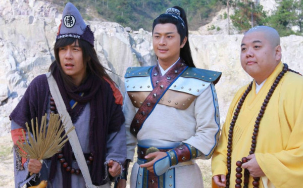 4位济公的扮演者周星驰只能拍第2第1至今无人超越
