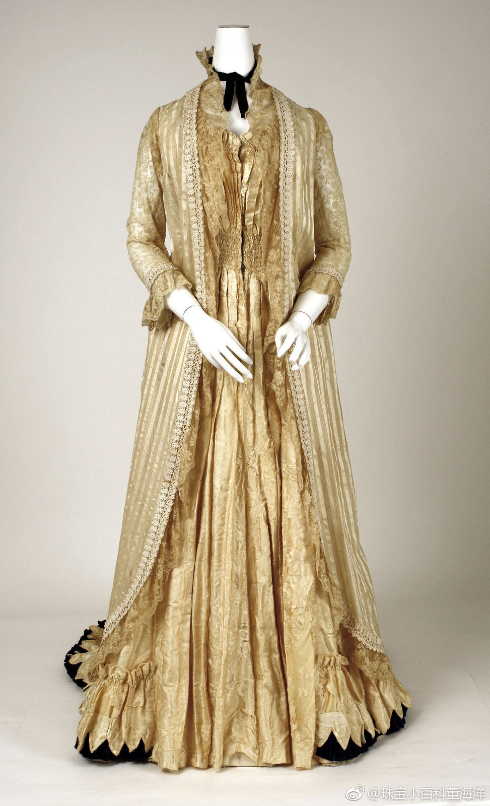 下午茶礼服,普罗大众想象的19世纪女性穿着束腰辛苦一整天的情景其实