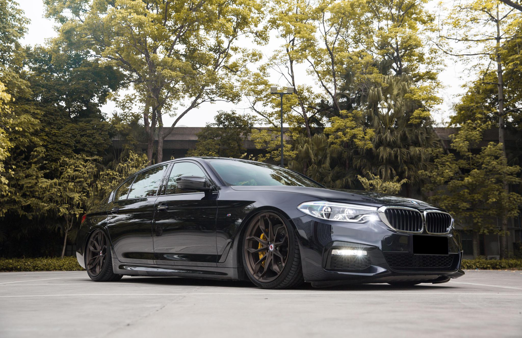 国内首辆改装低趴的宝马新5系轻轻一改就已花费20万