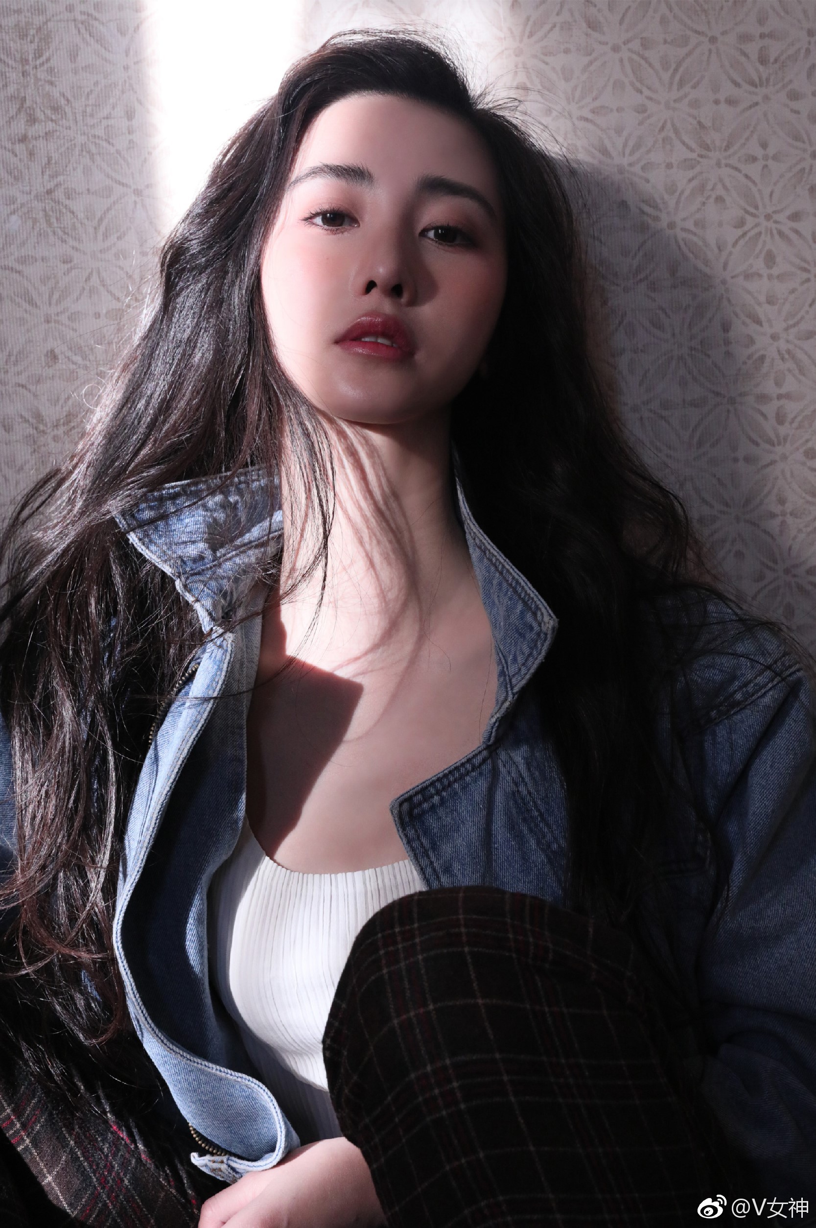 颇具80年代经典美女的风采耳畔仿佛响起粤语老歌